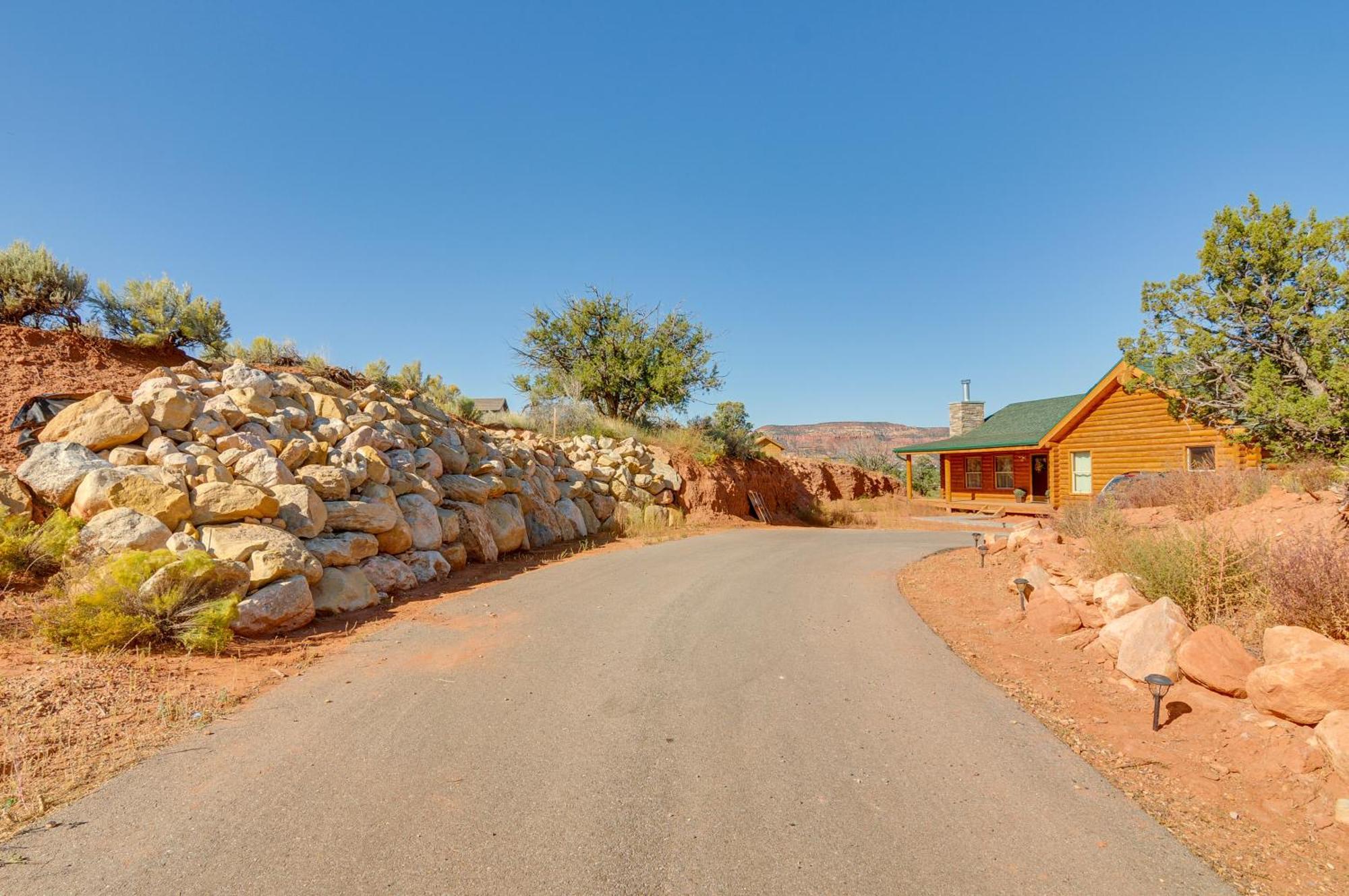 The Cliffrose Cabin - Hike, Relax, Explore! Kanab Exterior photo